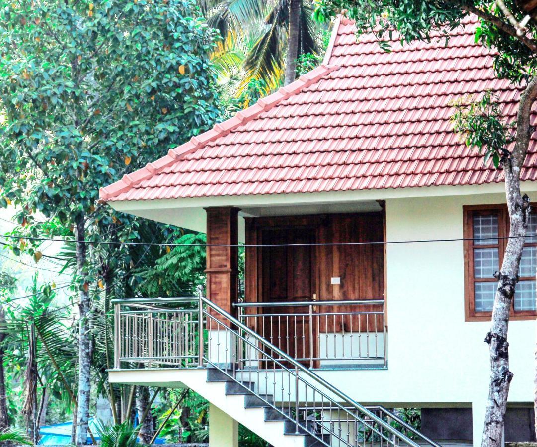 Aramana Holiday Inn Alappuzha Room photo